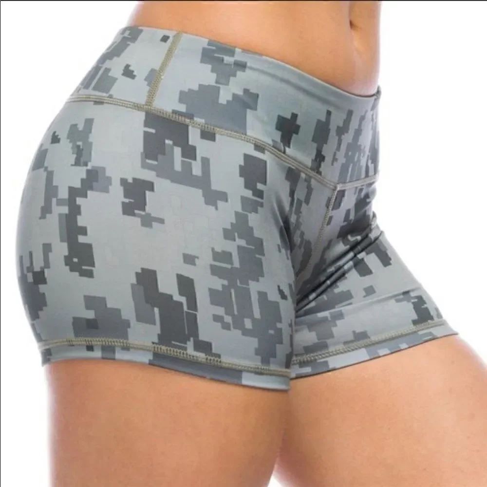 Iab MFG pixel camouflage shorts sz xs green